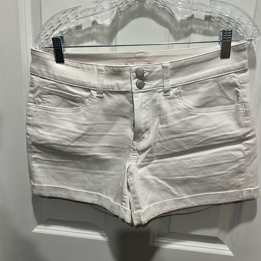 SO White Jean Shorts with Frayed Hem